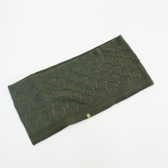 This is J Green Circle Scarf - Picture 1 of 4